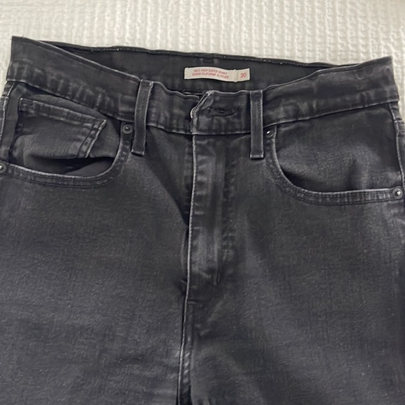 Levi’s worn skinny jeans - Picture 2 of 5